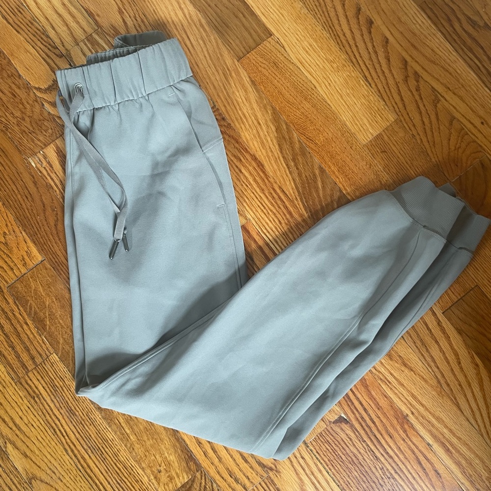 NWOT Lululemon Joggers